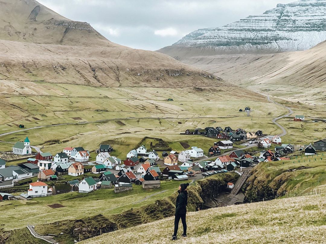 Gjógv, em Faroe Islands (Foto: Trip To Follow)